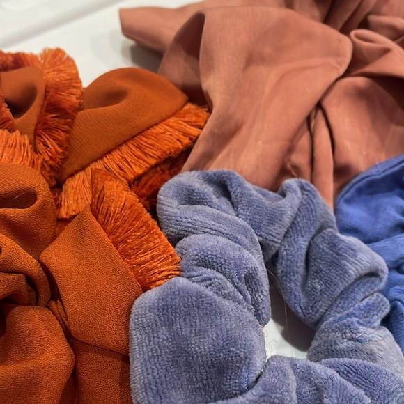 Scrunchies set of 8 multi color all like new - Picture 4 of 4